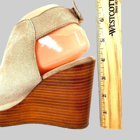 Kenneth Cole NY Suede Open Toe Sandals with Wedge Heels in Cream Women's 8.5 - Picture 9 of 12